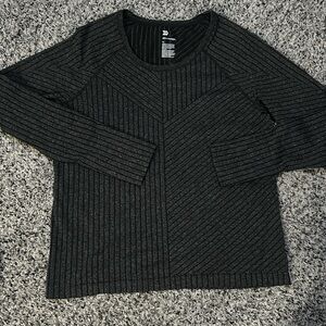 NWOT. Woman’s all in motion long sleeve fitted active shirt. Size XL, in Grey.